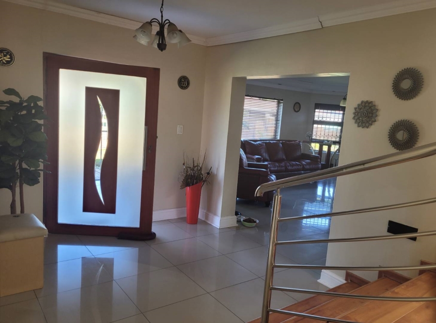 5 Bedroom Property for Sale in Goodwood Park Western Cape